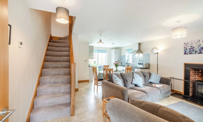 Redlynch Cottage | Family-Friendly Buttercup Cottage with Cozy Fireplace in Redlynch