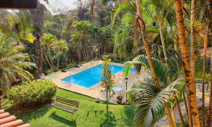 Mairinque House | Pet-Friendly Getaway at Butterflies Farm - Rated 9.4/10!