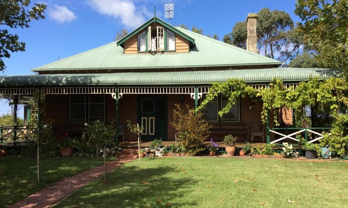 Nirranda Bed & Breakfast | Highly Rated Butterfly Farm Bed and Breakfast in Nirranda