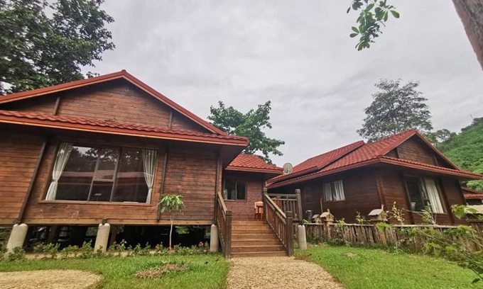 Vientiane Hotel | Relax at Butterfly Valley: Pool, Spa & Family-Friendly Fun