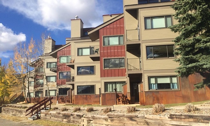 Crested Butte Condo | Unforgettable Buttes Condo: Steps to Mountain Adventure