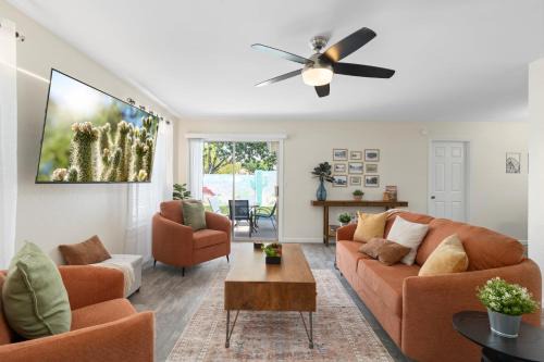 Mesa House | Button Bungalow Spring Fun & Golfing Hot Tub BBQ