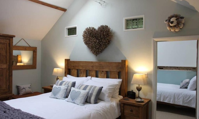 Foxley House | Pet-Friendly Retreat at Button Cottage Norfolk, Rated 8/10