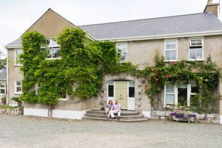 Donore House | Discover Buvinda: Guest Rated 9.3/10 for Your Escape