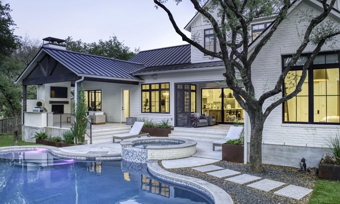 Lost Creek House | Buy 3 Get 1 Night Free I Above Charm I Pool/Spa I Sport Court I Patios