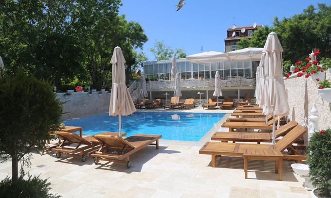 Adalar Hotel | Relax at Buyukada Cankaya Hotel: Pool & Family-Friendly Stays