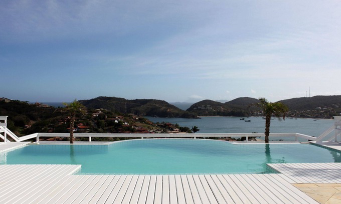 Portal da Ferradura Villa | Inviting House with Pool and Sea View in Búzios