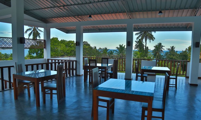 Tangalle Hotel | BV Residence: Guest Rated 10/10 with Family-Friendly Dining