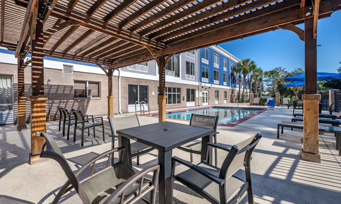 Palm Coast Hotel | Eco-Friendly BW Plus Flagler Beach Inn with Pool & Spa