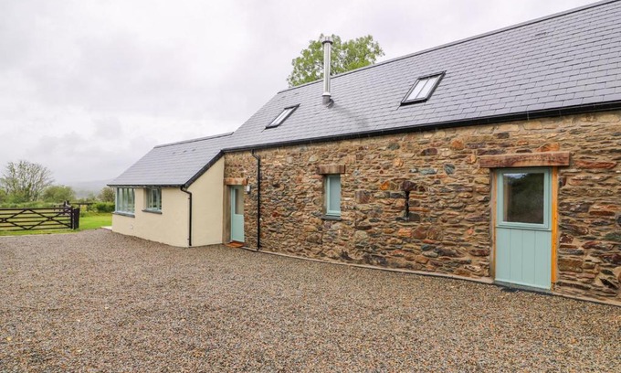 Crymych House | Experience Bwthyn Eisteddfa Fach: 4-Star Pet-Friendly Escape