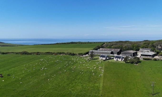 Garn Fadryn House | Discover Bwthyn Porthoer: Family-Friendly Stay with Spa