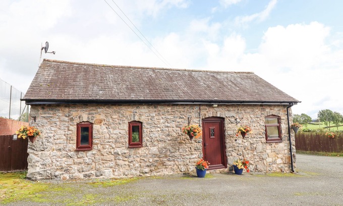 Llanfair Caereinion Cottage | Experience BWTHYN TY NEWYDD with Hot Tub in Llangadfan
