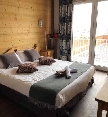 Gerardmer Hotel | Oceanfront Retreat at Le Ptit Hotel du Lac - Rated 8.6/10