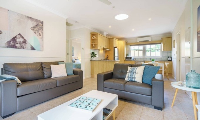 Rosebud House | Cozy Beach Holiday Home in the Heart of Rosebud