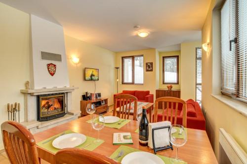 Pamporovo Apartment | Cozy 1BD Flat by the Fireplace with Scenic Views