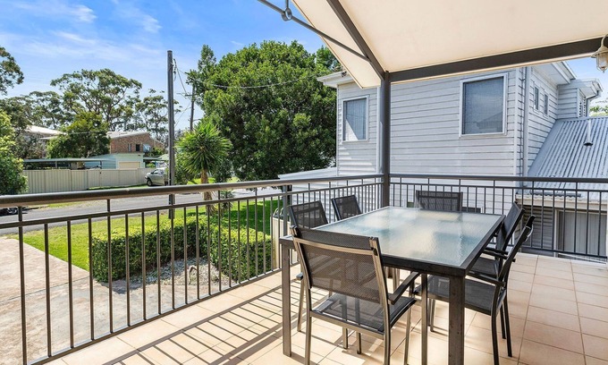 Shoalhaven Heads House | By The Jetty - Tranquil Retreat Near the River with Amenities