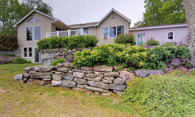 Freeport House | Ocean View Retreat: Private Beach & Family-Friendly Fun