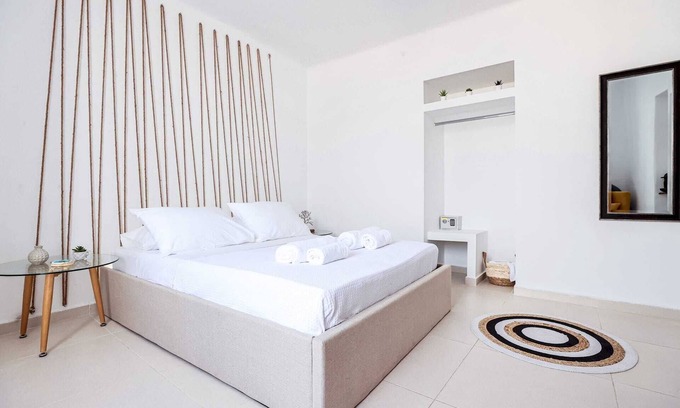 Little Venice Hotel | By Whitelist Mykonos