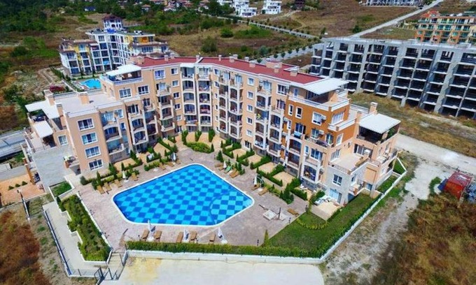 Byala Apartment | Byala Apartments BSR 7: Oceanfront Retreat with Pool