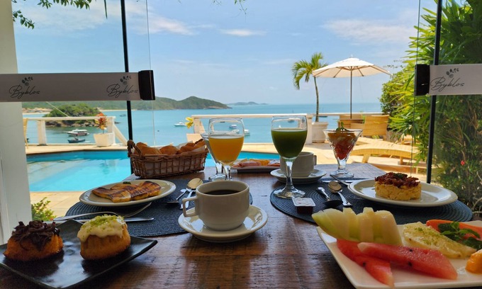Humaita Hotel | Relaxing Retreat at Byblos Pousada with Ocean Views