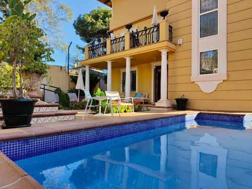 Malaga-Este Hotel | Elegant Hotel Boutique Villa Lorena with Ocean View Pool