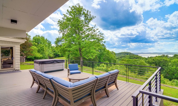 Allons House | Idyllic Byrdstown Retreat with Pool and Lake Access