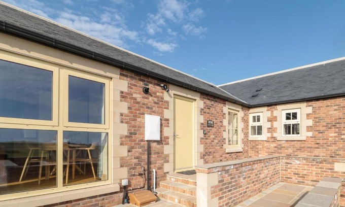 Embleton House | Discover Byre Cottage: 4-Star Stay with Pool & Family Fun