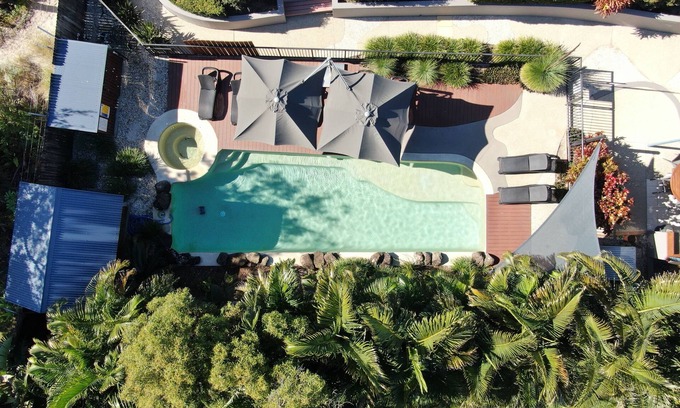 Byron Bay Hotel | Discover Byron Beachcomber: Pool, Ocean View & Spa