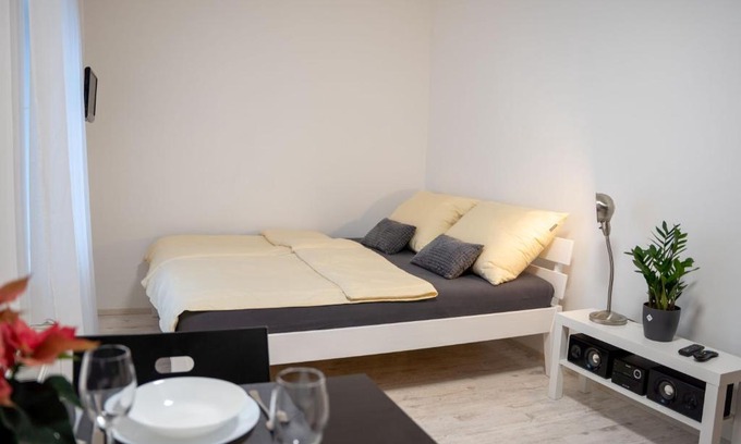 Brno-stred Apartment | Cozy Stay at Byt Krenova 1+kk - Guest Rated 9.3/10