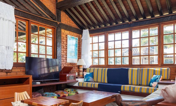 Porto Belo House | Bz46 150m from the beach! House with Jacuzzi and 5 suites!