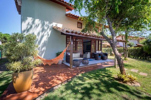Praia Rasa House | Relax at BZ49 Casa: Family-Friendly Retreat Near the Beach