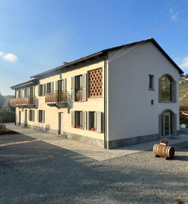 Vinchio Apartment | Relaxing Apartment with Sauna, Hot Tub & Ocean View