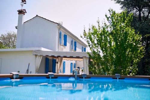 Ca' Pirami House | Relax at Cà del Mar: Private Pool & Garden Retreat in Jesolo