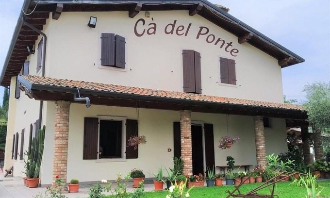 Costermano House | Lovely Cà Del Ponte: Family-Friendly with Breakfast Included