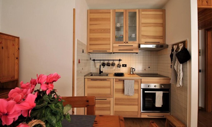 Chiesa in Valmalenco Apartment | Cozy Cà Pizzo Scalino: Oceanfront, Pet-Friendly Retreat