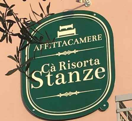 Sona House | Guest Rated Cà Risorta Stanze with Kitchen Amenities