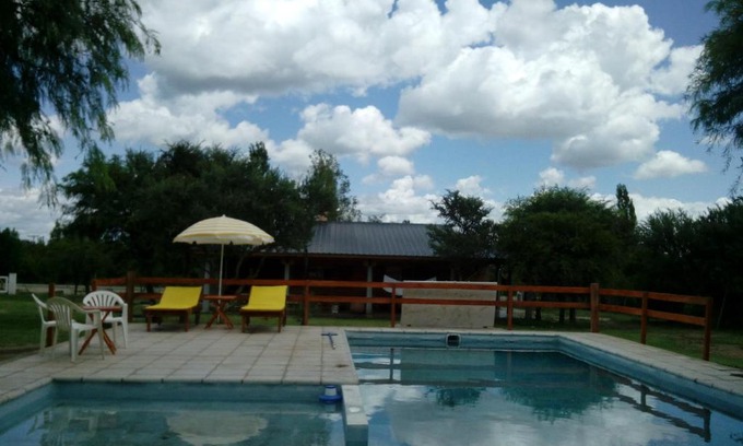 Carpinteria Cabin | Relaxing Stay at Cábañas Mburukuya with Pool & Breakfast