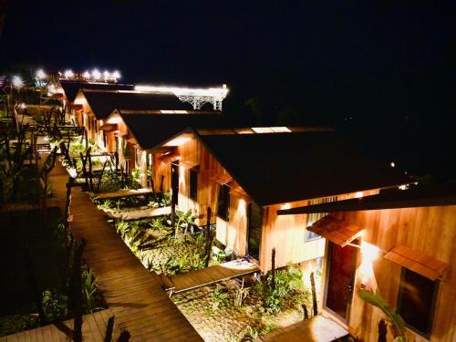 Dak Glong Hotel | Experience Cái Gùi Tà Đùng: Guest Rated 9.7 with Dining