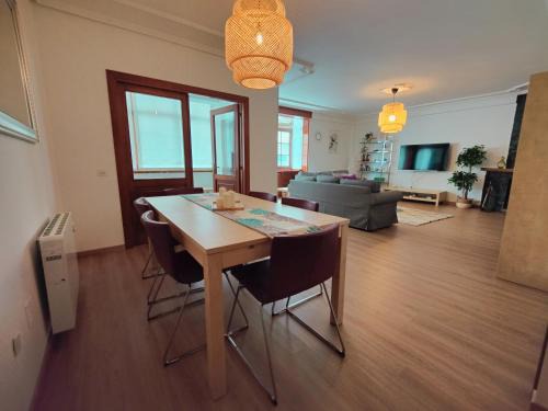 Fazouro Apartment | Central Getaway Steps from the Beach, Pet-Friendly Rooms