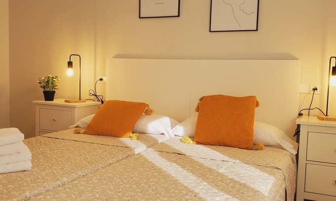 Distrito Llano Apartment | Convenient Gijón Apartment with Garage and Free Wi-Fi