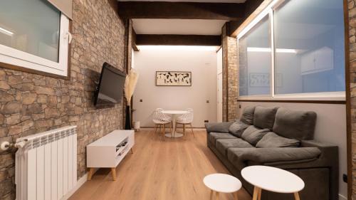 Egia Apartment | Central Hotel by Bus/Train Station and Nearby Beaches