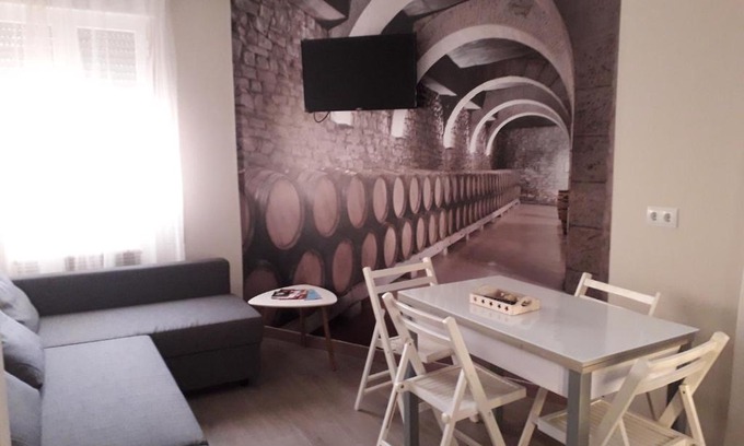 Logrono Apartment | Cozy and Central Retreat in Wine Country - Rated 9.3/10