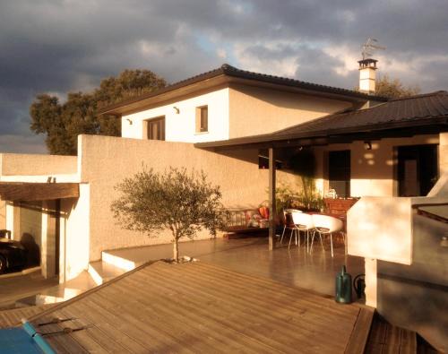 Quissac Bed & Breakfast | Inviting Cévennes / Méditerranée: Pool & Oceanfront Views