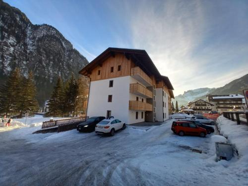 Campitello di Fassa Apartment | Discover Cësa Valeria e Cësa Giulio: Family-Friendly Stays