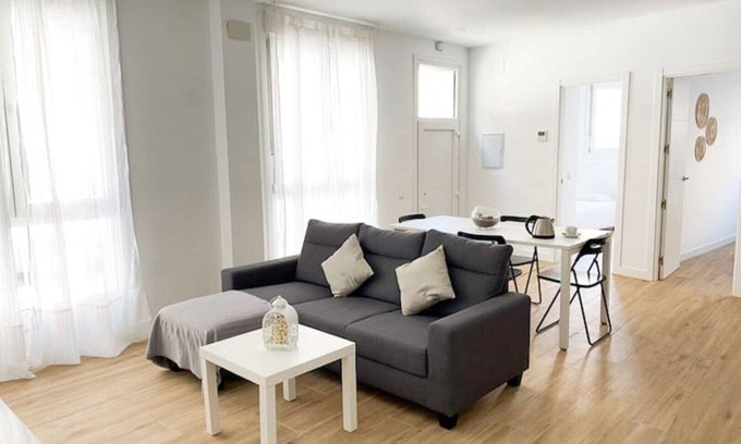 San Diego Apartment | Cozy Apartment Steps from the Street - Family-Friendly Stay
