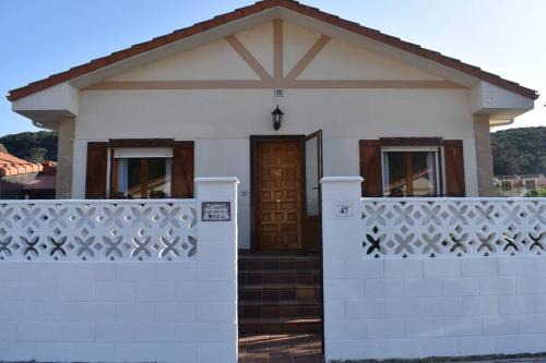 Argonos House | Cozy Chalet with Garden in Argoños - Pet and Child Friendly