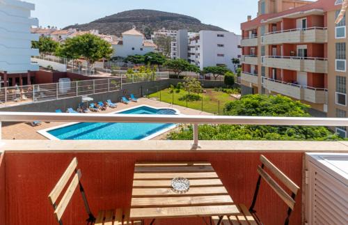 Arona Apartment | Relaxing Stay at El Navegante: Family-Friendly & Pool Access