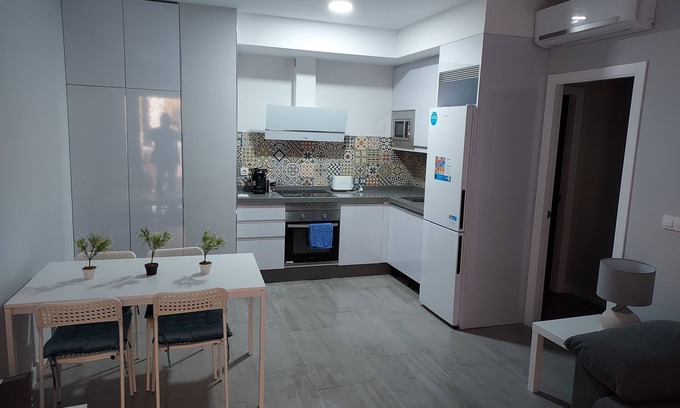 Poniente-Sur Apartment | Top-Rated VF Loft Avenida Aeropuerto with Spa & Kitchen
