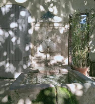 Orange House | Exceptional Stays at Côté Fontaine - Rated 9/10 by Guests