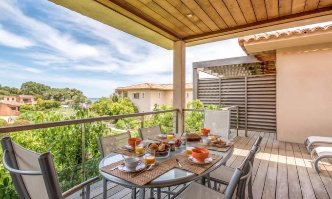 Pinarellu Apartment | Oceanfront Bliss at Côté Plage: 10/10 Guest Rated Retreat